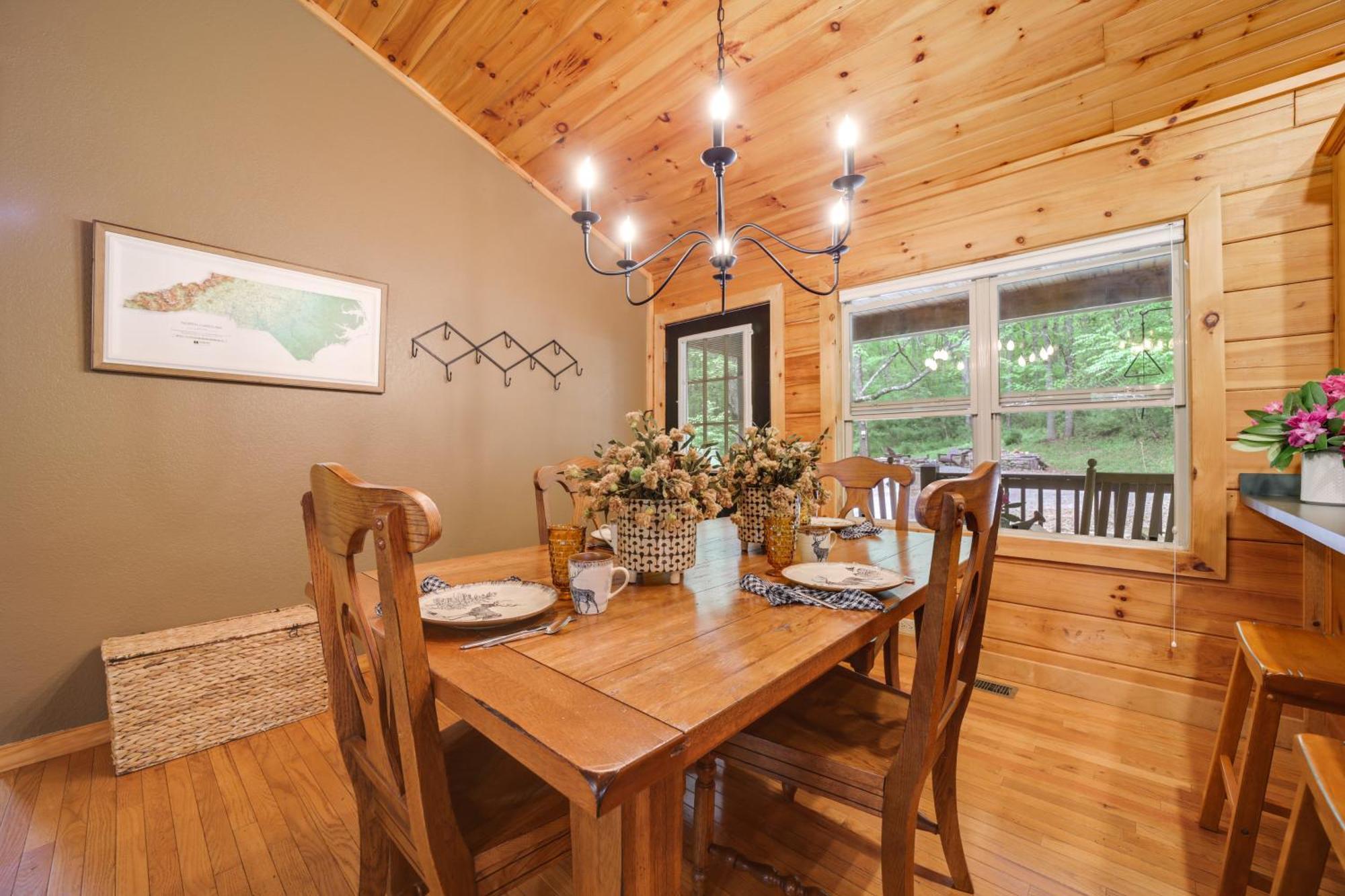 Peaceful Smoky Mountain Cabin With Deck And Fire Pit! 韦恩斯维尔 外观 照片