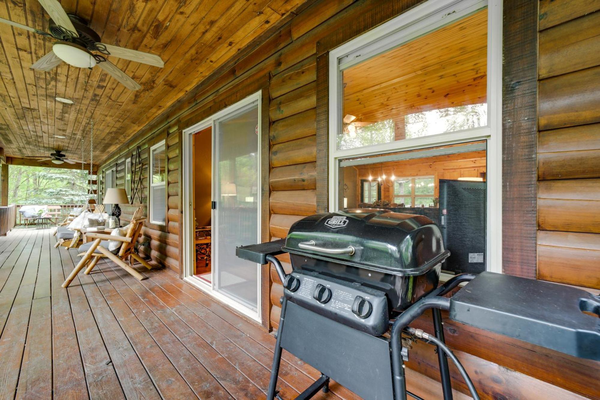 Peaceful Smoky Mountain Cabin With Deck And Fire Pit! 韦恩斯维尔 外观 照片