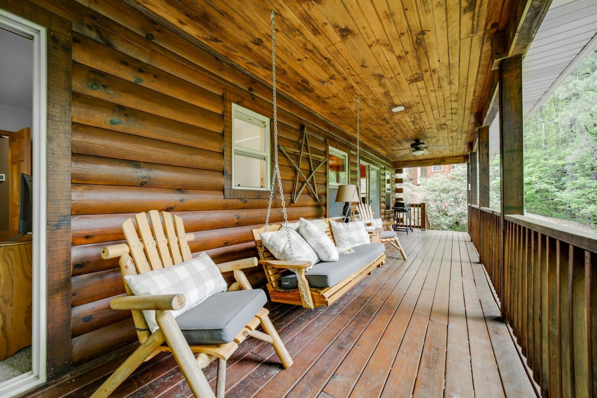 Peaceful Smoky Mountain Cabin With Deck And Fire Pit! 韦恩斯维尔 外观 照片